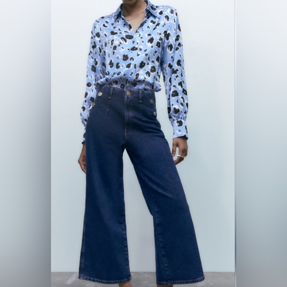 ZARA CROPPED WIDE-LEG JEANS WITH GOLDEN BUTTONS Size 2 (24)